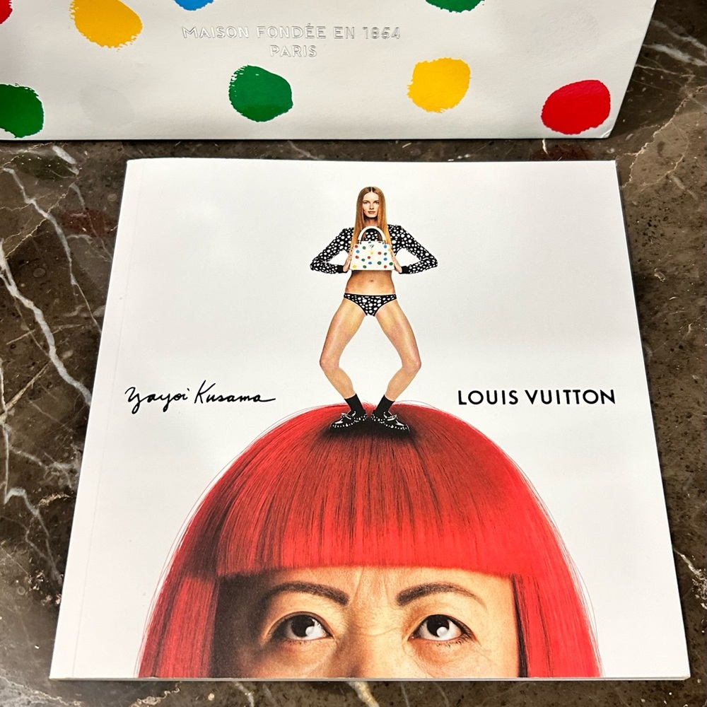 🔥Authentic Louis Vuitton Yayoi Kusama Book🔥